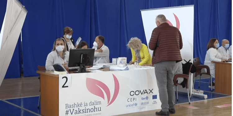 E diela pushim në sallën “1 Tetori”, është nderprerë procesi i vaksinimit