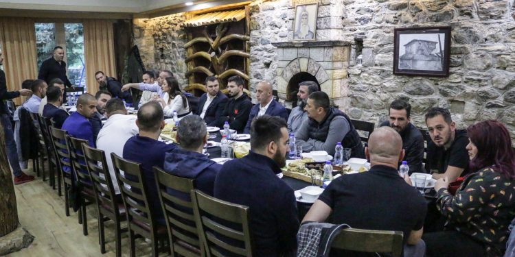 Haradinaj iu del në krah gastronomëve: Kurti po ndëshkon gastronominë me masa jologjike