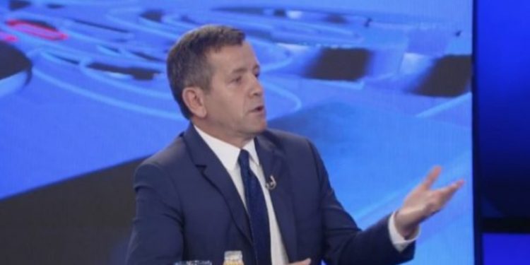 Mustafa: Albin Kurtin e kam patur bashkëluftëtarë në UÇK