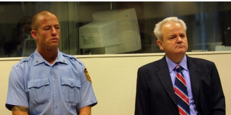 Me 27 maj 1999 u kunfirmua padia kundër Slobadoan Millosheviq për krimet në Kosovë