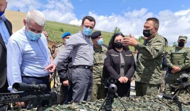 Bashkëshorti i presidentes Osmani merr pjesë në ushtrimin “Defender Europe 21”, vinë kritika