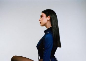 “Levitating” e Dua Lipës renditet në vendin e 5-të në “Billboard 100”