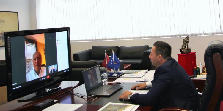 Mehaj takim virtual me gjeneralin amerikan, u bisedua për FSK-në