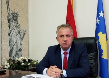 Bali Muharremaj i’u drejtua ministrive për lejimin e Mbrëmjes së Maturës