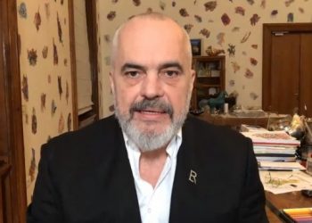 Edi Rama i gëzohet fitores së Italisë