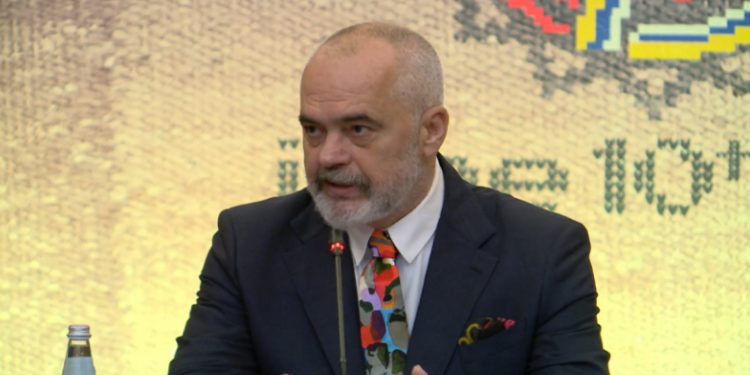 Rama: Policia do të jetë gjatë gjithë vijës bregdetare dhe do të konfiskojë çdo çadër