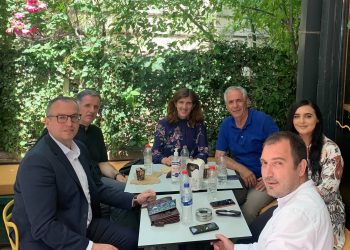 Musliu me disa zyrtarë të PDK-së, paralajmëron kandidatë të ri për kryetar të partisë