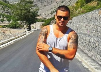 Genc Prelvukaj flet për këngëtarët me klikime false