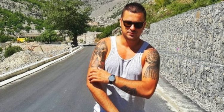 Genc Prelvukaj flet për këngëtarët me klikime false