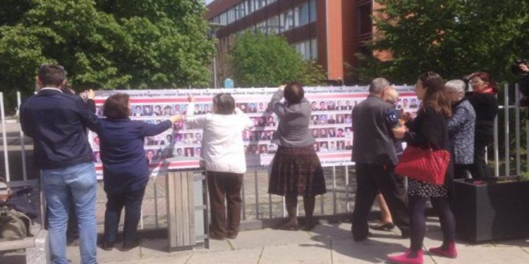 Një shtetase serbe kthehet në Gjakovë, qytetarët reagojnë ashpër