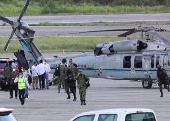 Të shtëna me armë drejtë helikopterit të Presidentit kolumbian