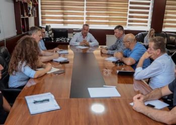 Komuna e Deçanit me “Taskë Forcë”, do të sanksionohen keqpërdoruesit e ujit