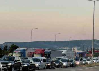 Ministria e Jashtme e Shqipërisë: Nuk ka kufizime në hyrje, nuk kërkohet asnjë dokument