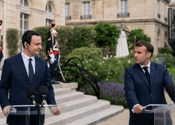 Kurti në Paris: Me Serbinë diskutojmë për marrëdhëniet tona, jo për statusin e Kosovës