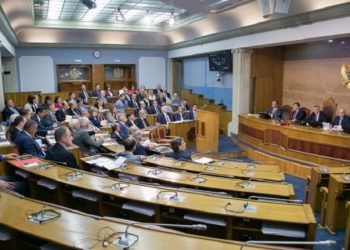 Mali i Zi miraton rezolutën që ndalon mohimin e gjenocidit në Srebrenicë