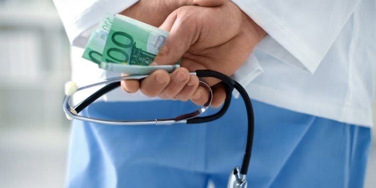 1 në 5 europianë dhënë ryshfet për kujdes shëndetësor