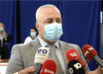 Bardhi: Rreth 99 mijë persona në Kosovë kanë marrë vaksinën anti-Covid