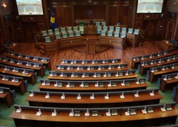 Opozita kundërshton shkarkimin e anëtarëve të Këshillit për Shërbimin Civil