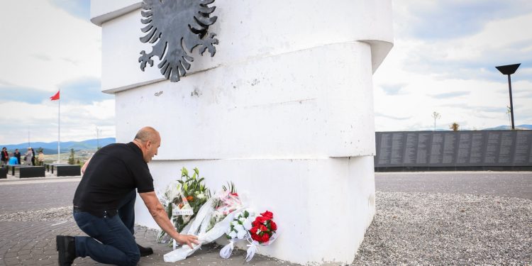 Ramush Haradinaj: Nderojmë kontributin e luftëtarëve të Brigadës 171 “Kadri Zeka”