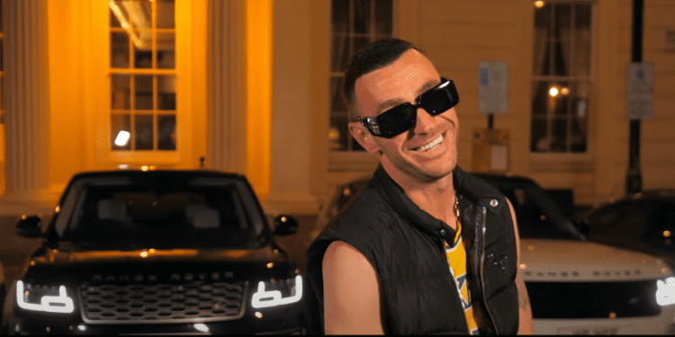 Stresi së shpejti me një këngë të re