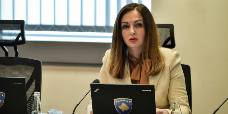 Reagon ministrja Nagavci rreth akuzave për punësime: Informacione me qëllime dashakeqe