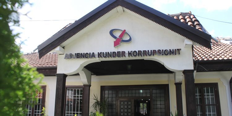 AKK do të hedh shortin për kontroll të pasurisë së plotë të zyrtarëve të lartë publik