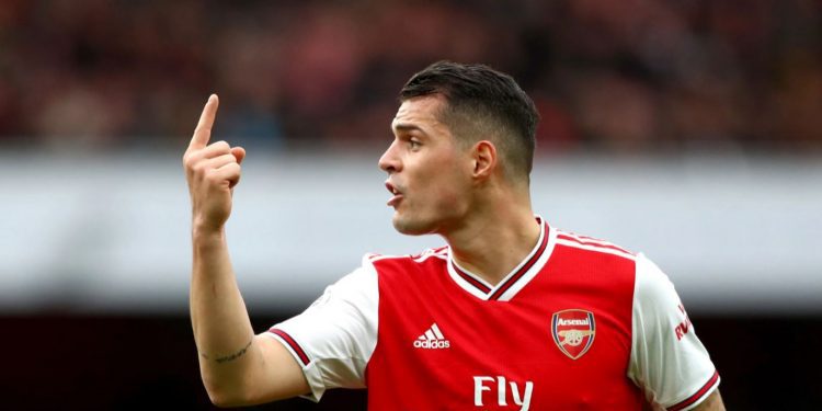 Arsenali i ofron kontratë të re Xhakës