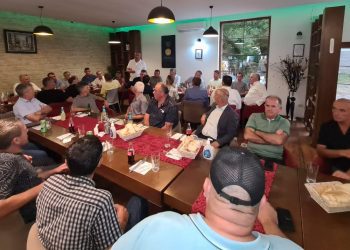 Bashkim Ramosaj ka mbajtur takim me punëtorët teknik të shkollave të Deçanit