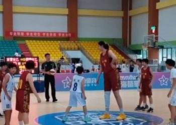 14 vjeçarja nga Kina po merr vëmendjen e botës me gjatësinë e saj