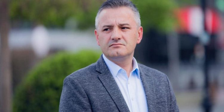 Jashari ua bën me dije Serbisë dhe Rusisë: Në Skenderaj i keni dyert e mbyllura