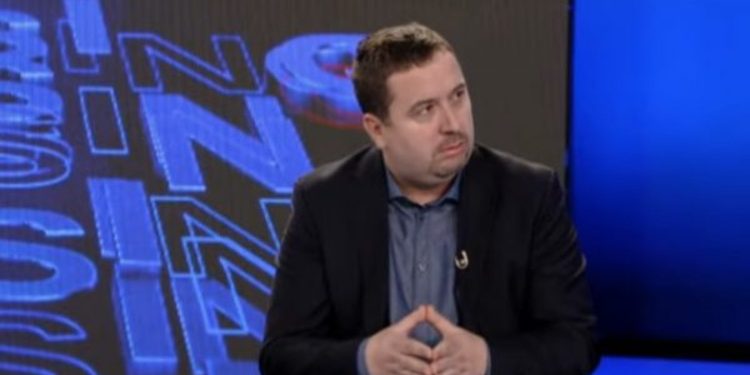Reagon Latifi pas helmimit në Deçan: Qeveria e Kosovës duhet të veproj menjëherë