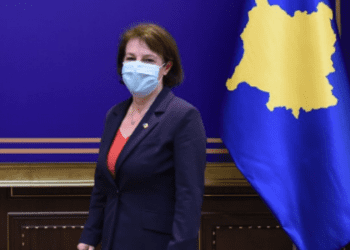 Mini-Shëngeni “mollë sherri” në mes Donika Gërvallës dhe diplomatit serb Nemanja Staroviq