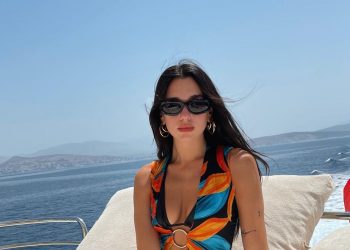 Dua Lipa shijon bregdetin shqiptar