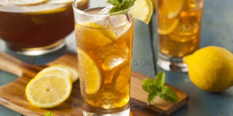 Që të qëndroni të hidratuar në ditët e nxehta, ja çfarë duhet konsumuar