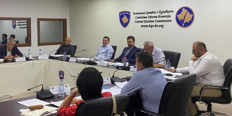 Përplasje fjalësh brenda KQZ-së, anëtarët e VV-së abstenojnë në votimin e rendit të ditës