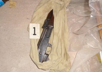 Policia gjenë një kallashnikov në shtëpinë e një 50 vjeçari në Prizren