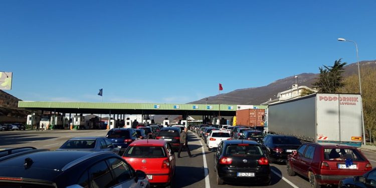 Mërgimtari i shkruan Kurtit: Mos ma paguaj sigurimin pasi gjyshes sime i ule pensionin