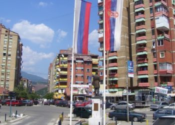 Shpërthen automjeti me targa vendore në veri të Mitrovicës