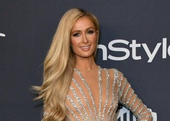 Si i mori Paris Hilton, 1.000 urime për shtatzaninë që as nuk egziston!