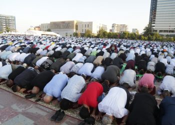 Shqipëri, besimtarët myslimanë festojnë Kurban Bajramin!