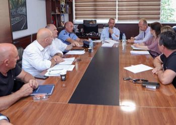 Kryetari i Rahovecit shpreh shqetësim për Deçanin, ofron ndihmën e pakursyer për qytetarët