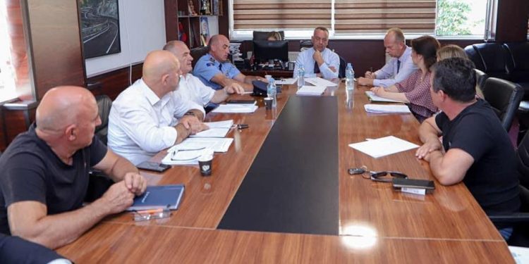 Kryetari i Rahovecit shpreh shqetësim për Deçanin, ofron ndihmën e pakursyer për qytetarët