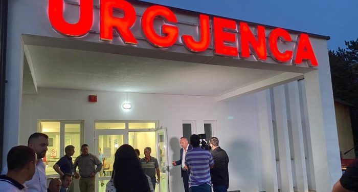 Rastet e helmimit të qytetarëve në Deçan, flet infektologu Komoni