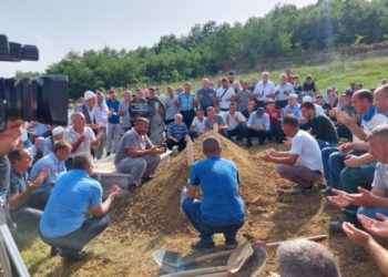 Rrëfimi rrëqethës i vëllait: E përcolla për në Gjermani para 10 ditëve, u kthye i vdekur