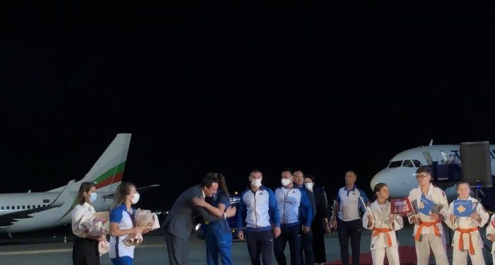 Kryeministri Kurti pret ekipin olimpik të xhudos
