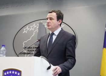 Albin Kurti thirrje qytetarëve për të marrë vaksinën anti-Covid