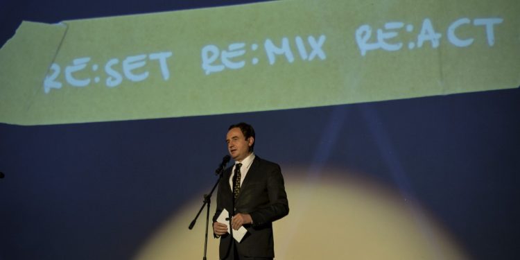 Kurti në ceremoninë përmbyllëse të Dokufest, ndau çmimin për filmin në garën kombëtare