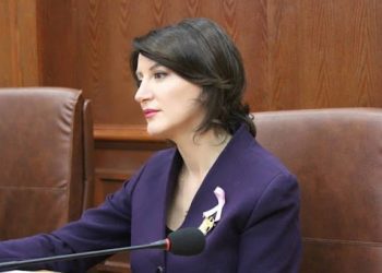 Jahjaga për Ramush Tahirin: Na la një njeri i urtë, i sjellshëm dhe fisnik