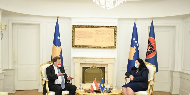 Presidentja Osmani takohet me ambasadorin e Austrisë, Christoph Weidinger