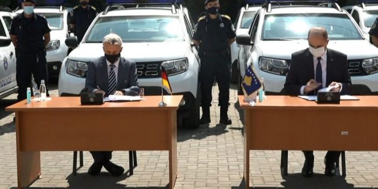Qeveria gjermane dhuron 20 vetura për Policinë e Kosovës